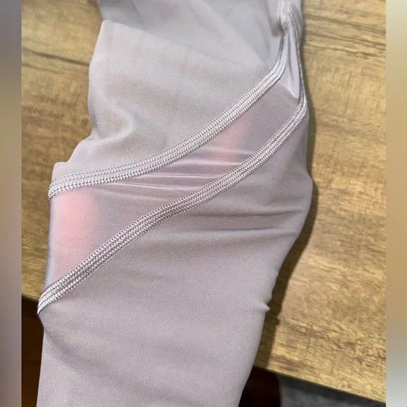 Lululemon Gray Wunder Under Mesh  Panel High-Rise Crop size 6 - Picture 4 of 7